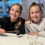 Kindercollege Diede en Dana blikt terug: ‘Het is snel gegaan’